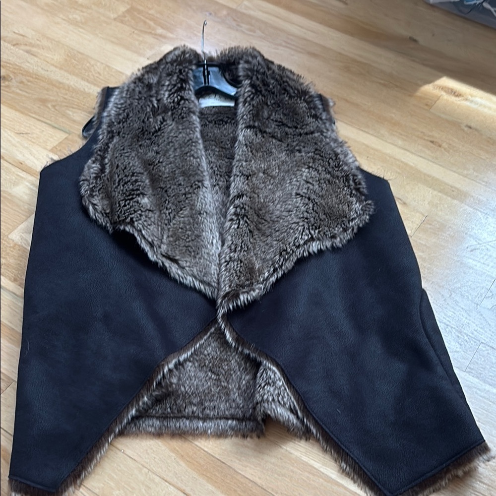 Velvet by Graham & Spencer Women’s Brown Faux Fur Vest Size S
